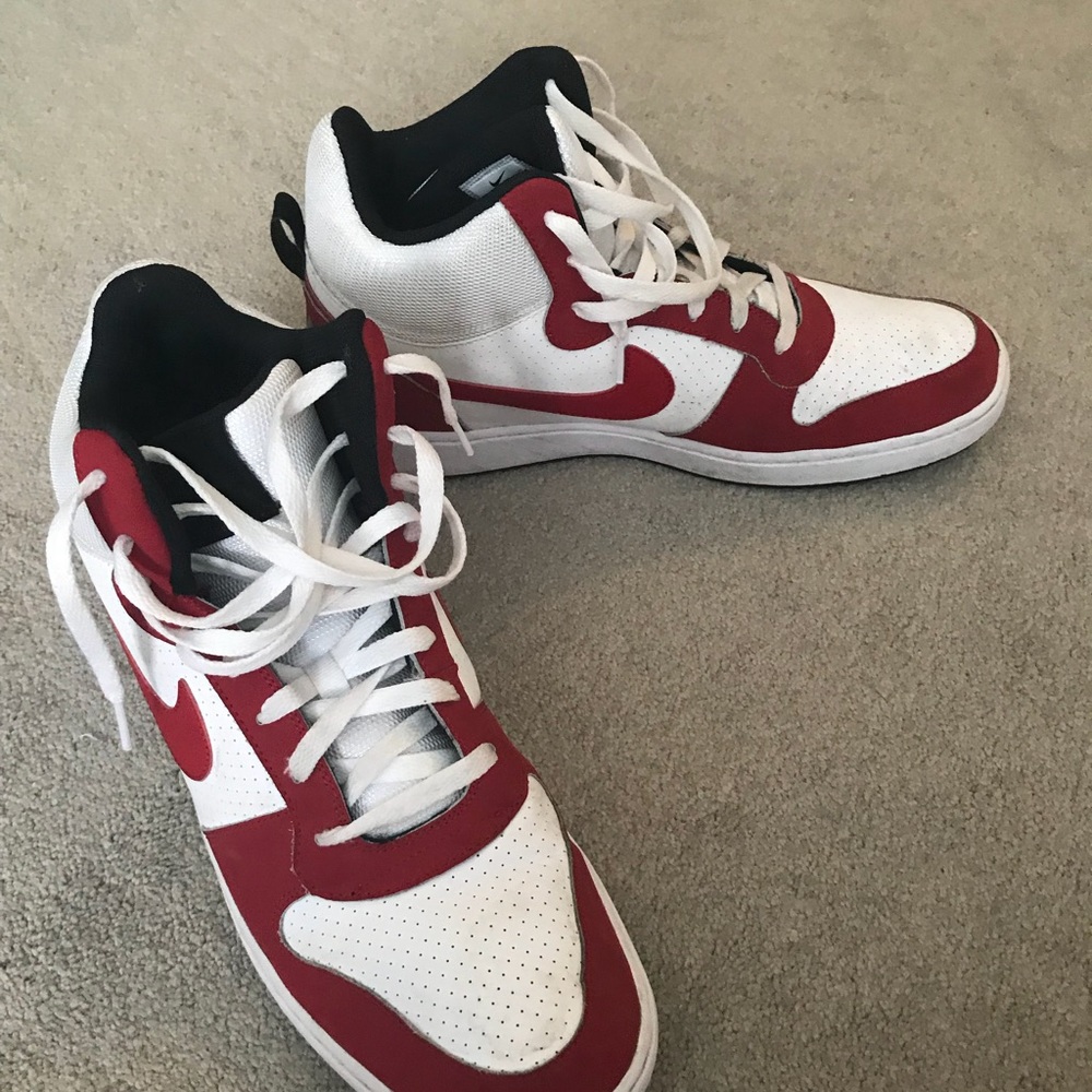 LIKE NEW Nike Court Borough Mid • Basketball shoes